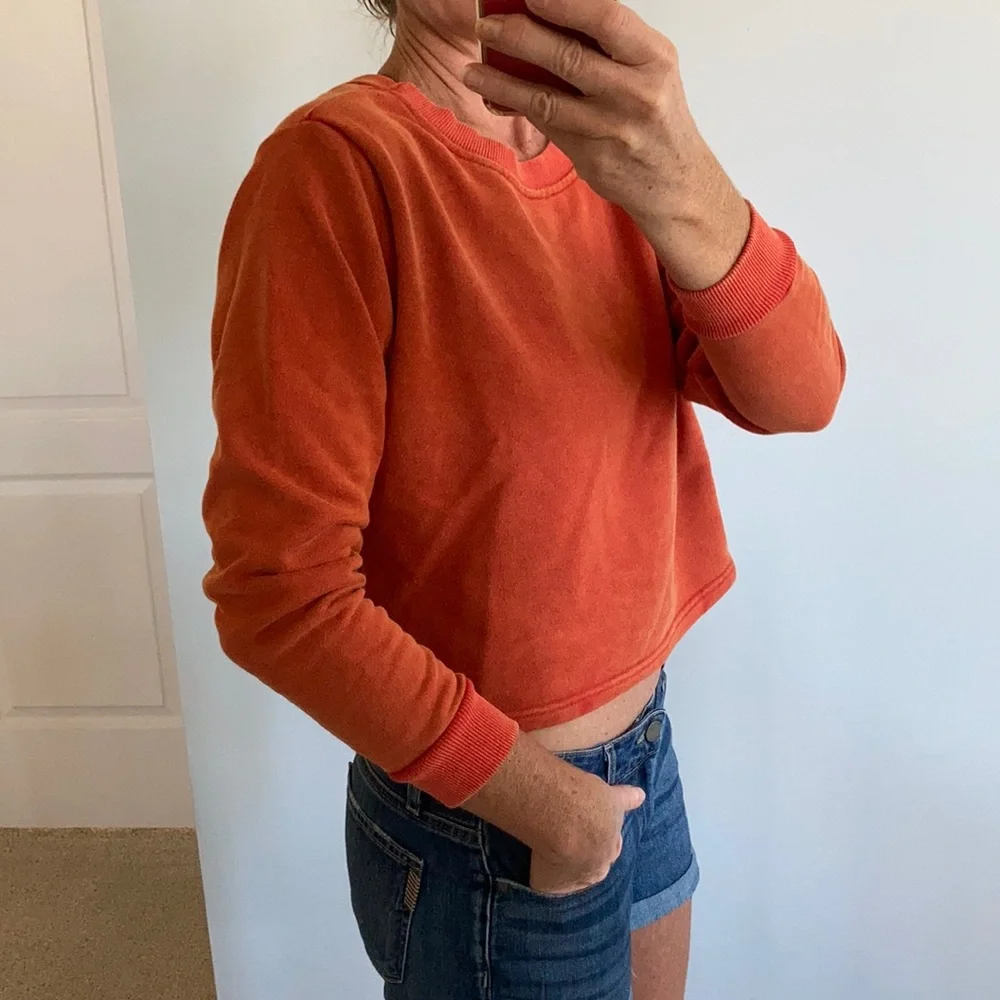 Cropped, Lace Back Pullover Top - Picture 3 of 10